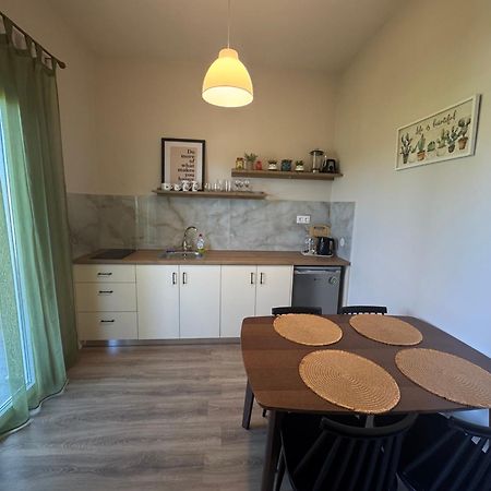 אצ'ארבי Olive Garden Studios & Apartments מראה חיצוני תמונה
