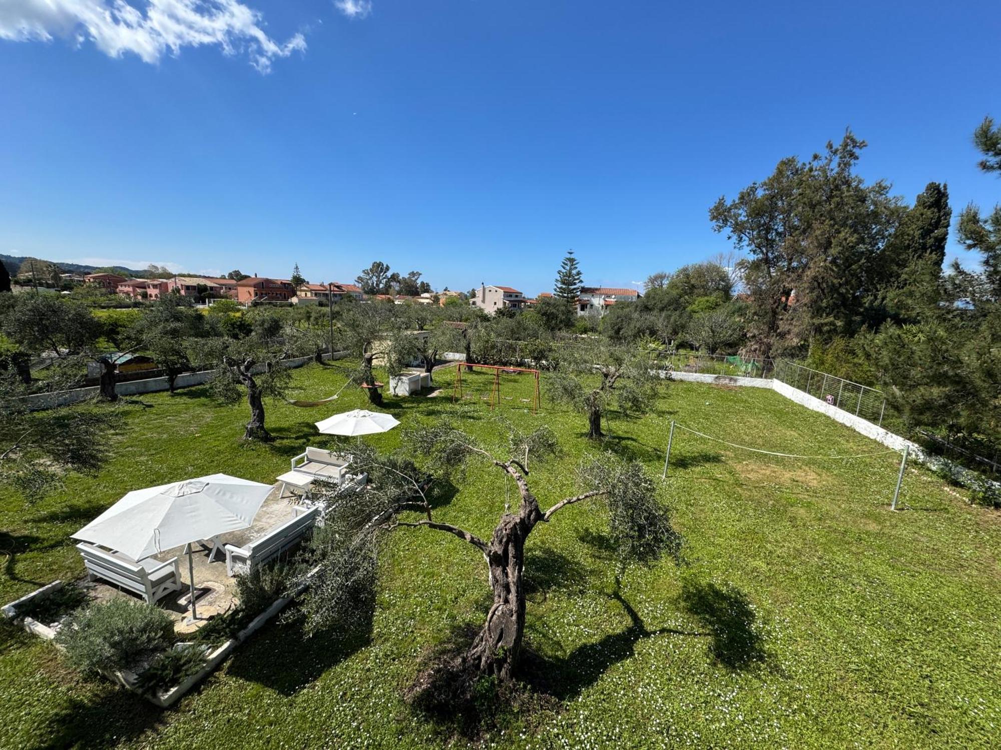 אצ'ארבי Olive Garden Studios & Apartments מראה חיצוני תמונה